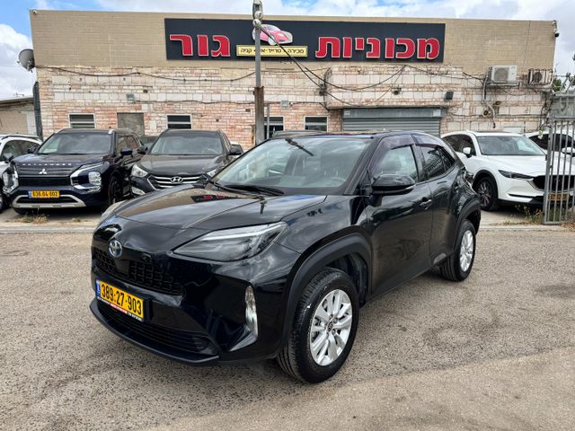 מודעת רכב טויוטה יאריס קרוס