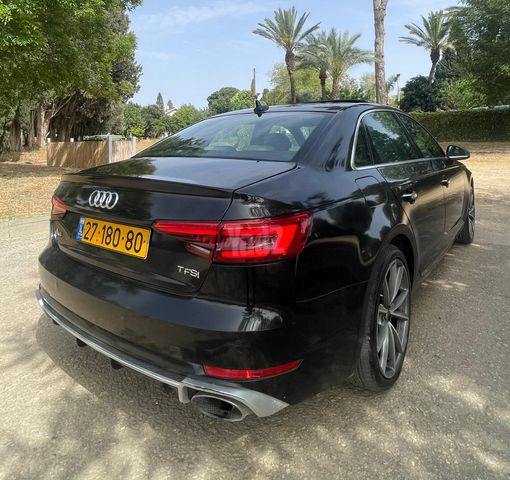אאודי A4