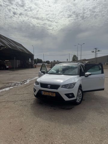 סיאט ארונה