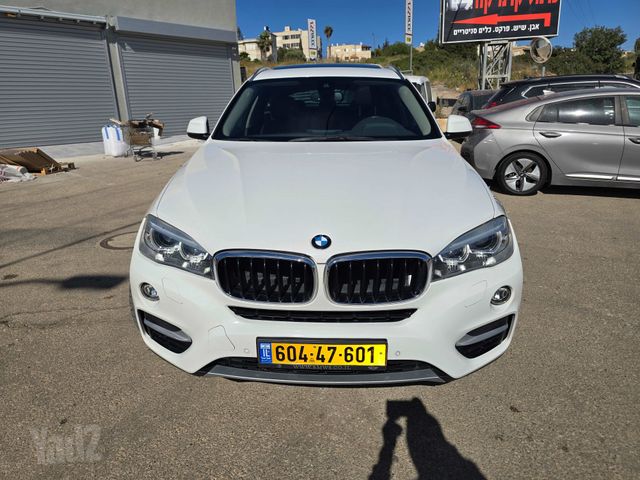 ב מ וו X6