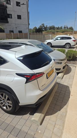 לקסוס NX
