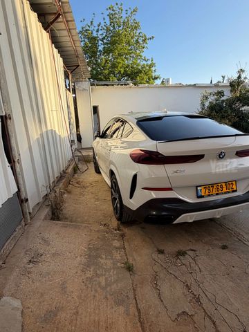 ב מ וו X6