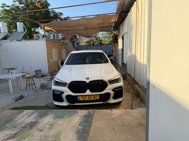 ב מ וו X6