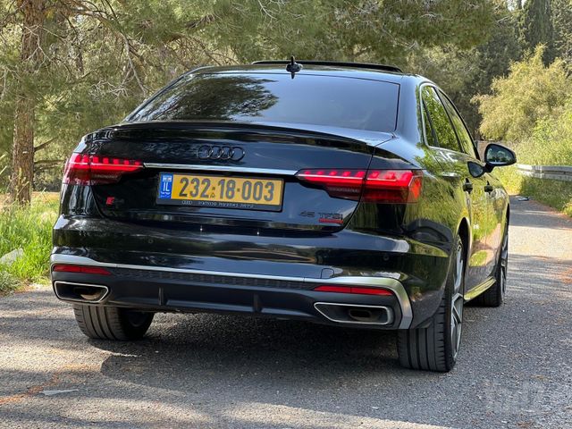 אאודי A4