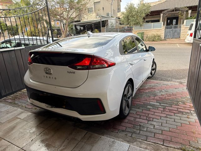 יונדאי איוניק