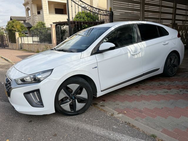 יונדאי איוניק