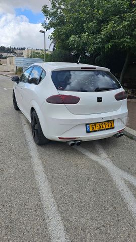 סיאט לאון