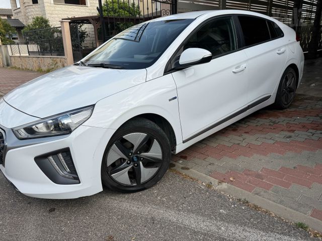 יונדאי איוניק