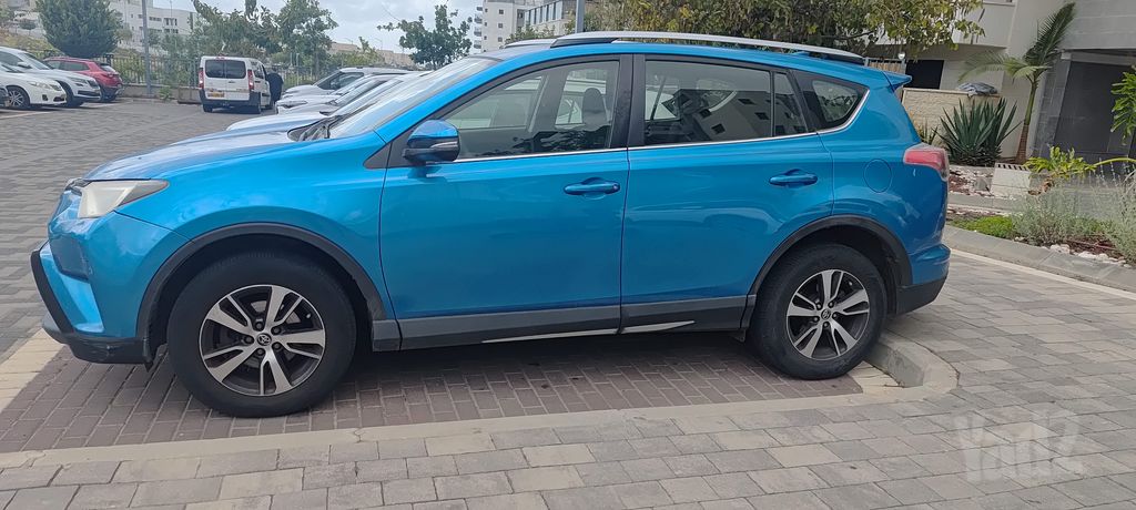 מודעת רכב טויוטה RAV4