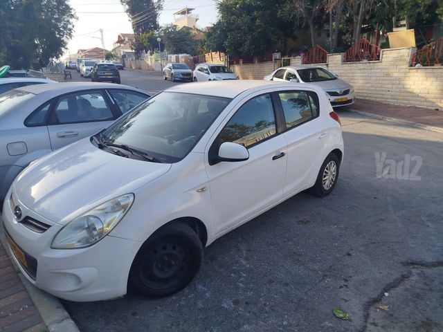 יונדאי i20