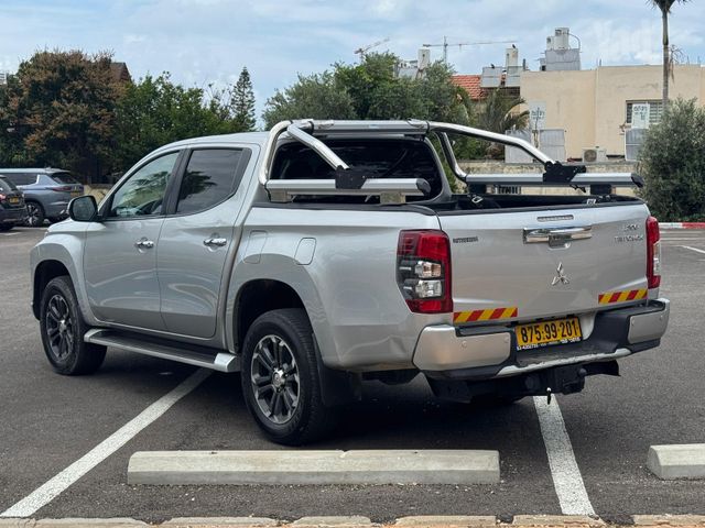 מיצובישי טרייטון / L200