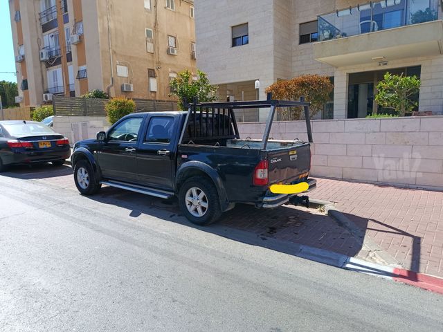 איסוזו די-מקס