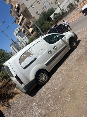 מודעת רכב סיטרואן ברלינגו