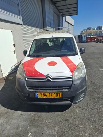 מודעת רכב סיטרואן ברלינגו