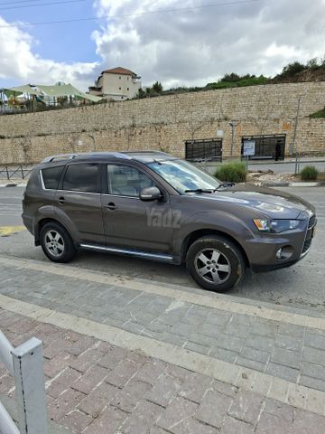 מיצובישי אאוטלנדר