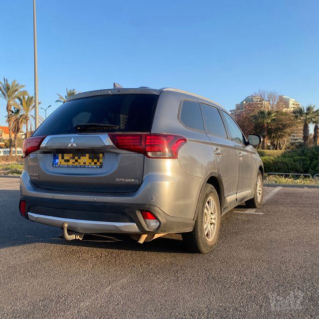 מיצובישי אאוטלנדר