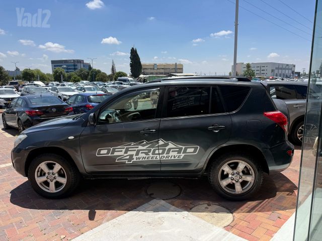 טויוטה RAV4