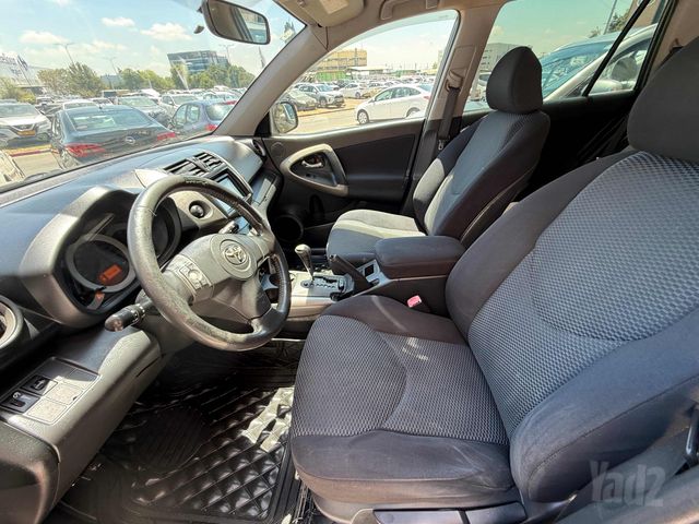 טויוטה RAV4
