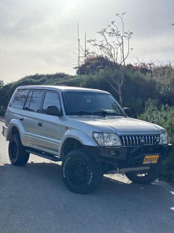 טויוטה לנד קרוזר