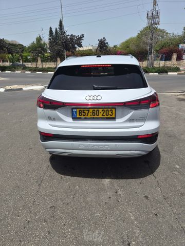 מודעת רכב אאודי Q4 e-tron