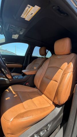 קאדילק XT4