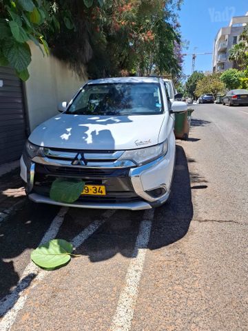 מיצובישי אאוטלנדר