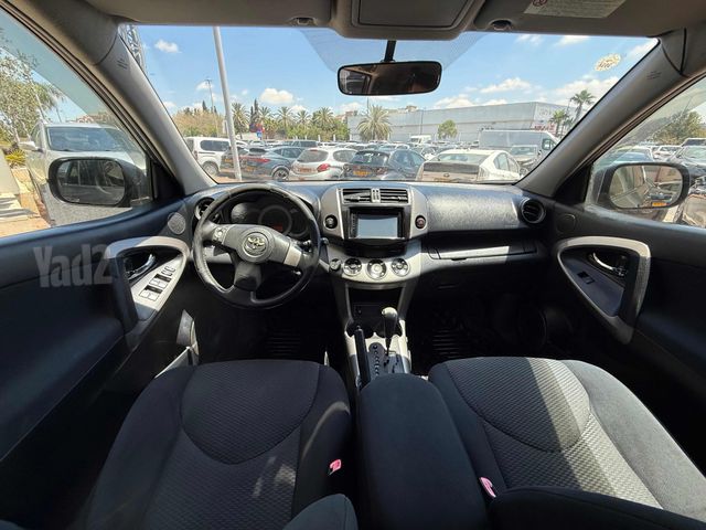 טויוטה RAV4