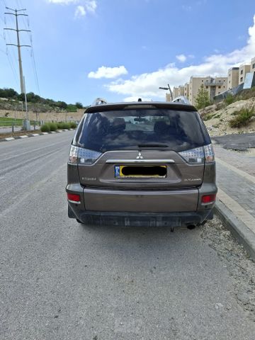 מיצובישי אאוטלנדר