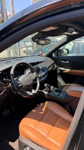 קאדילק XT4