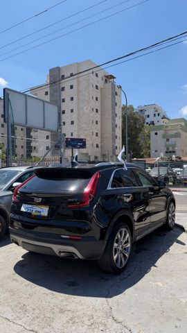 קאדילק XT4
