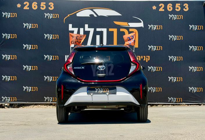 טויוטה אייגו X