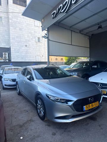 מאזדה 3