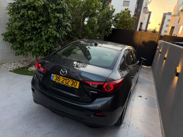 מאזדה 3