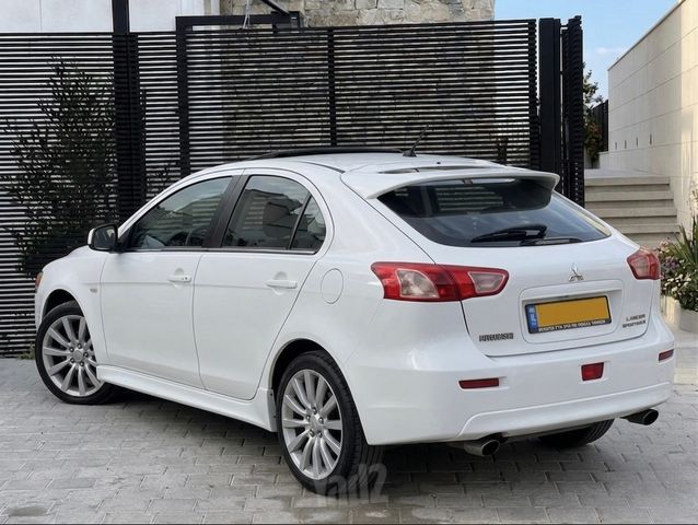 מיצובישי לנסר