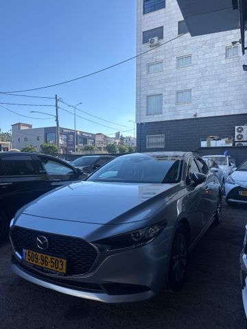 מאזדה 3