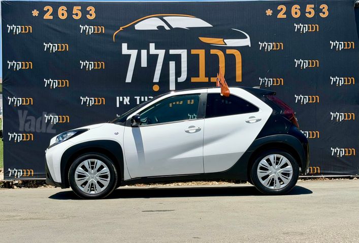 טויוטה אייגו X