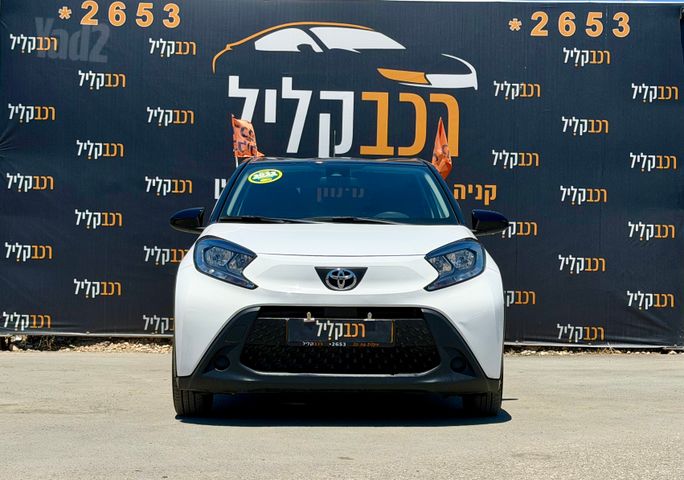 טויוטה אייגו X