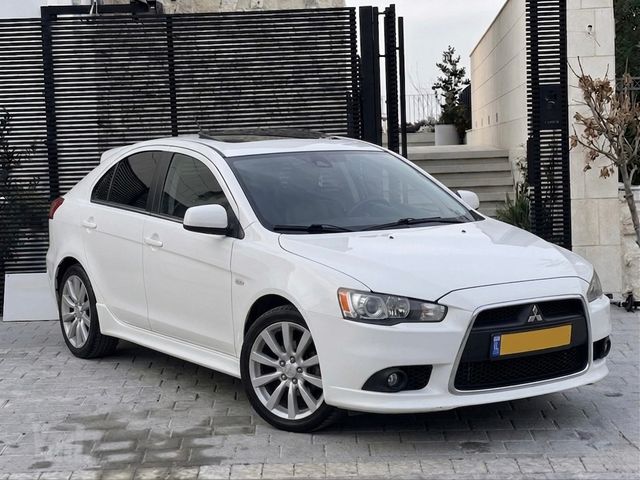 מיצובישי לנסר