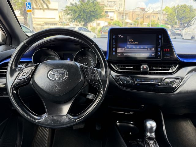 טויוטה C-HR