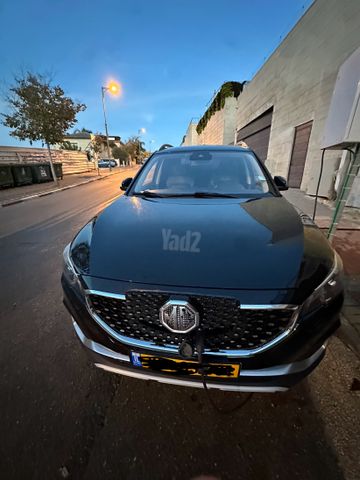 מודעת רכב אם ג'י ZS