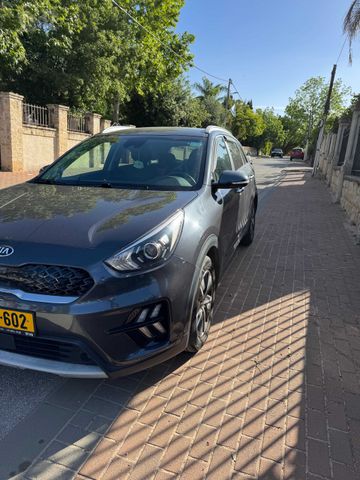 קיה נירו