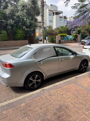 מיצובישי לנסר