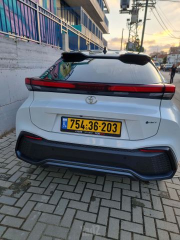 מודעת רכב טויוטה C-HR