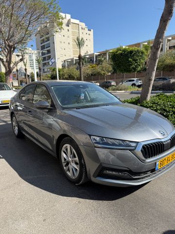 אוקטביה  Ambition אוט׳ סדאן 4 דל 1.5 (150 כ״ס)