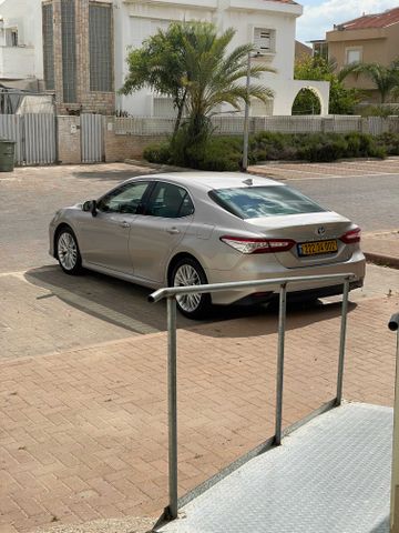 מודעת רכב טויוטה קאמרי