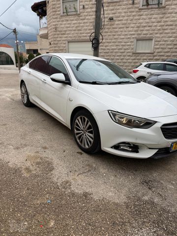 אופל אינסיגניה