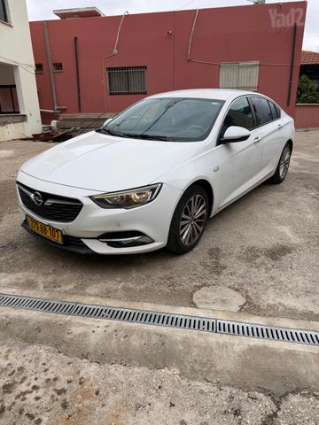 אופל אינסיגניה
