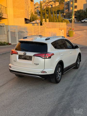 טויוטה RAV4