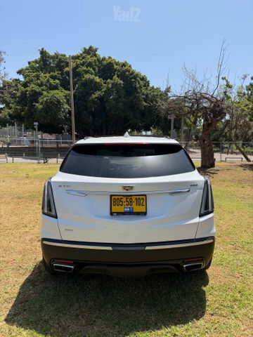 קאדילק XT5