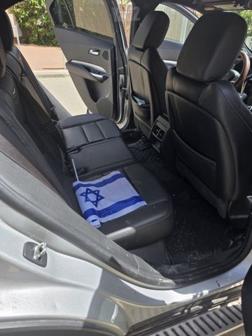 מודעת רכב קאדילק XT4
